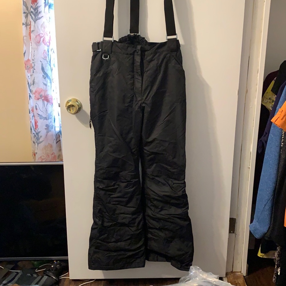 Snowboarding pants by Trespass
